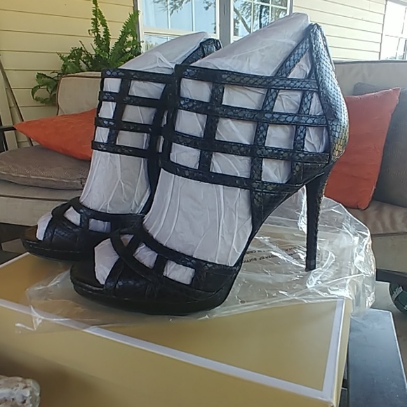 NEW Michael Kors heels - Picture 3 of 8